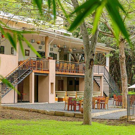 Mbugwe Lodge Аруша Экстерьер фото