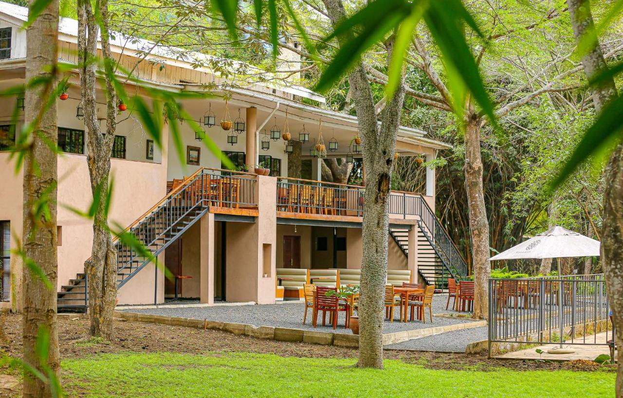 Mbugwe Lodge Аруша Экстерьер фото